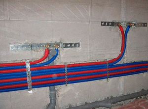 RAUTITAN настенный уголок короткий для труб Rehau