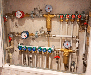 Колектор для води під плоску прокладку з регулюючими вентилями FAR FK 382